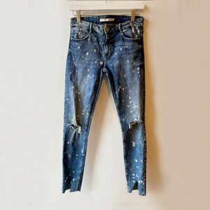 Zara TRF mid rise distressed skinny jeans Sz 6